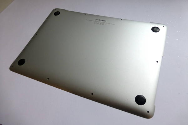 Preview: Bodenplatte 604-4288-A MacBook Pro 13 Zoll Retina A1502 Ersatzteil erstes Detail