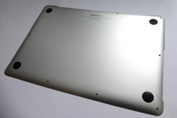 Preview: Bodenplatte 604-4288-A MacBook Pro 13 Zoll Retina A1502 Ersatzteil erstes Detail