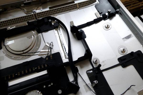 Gehaeuse leer 604-1704 iMac 27 Zoll A1312 2011 Original Ersatzteil drittes Detail