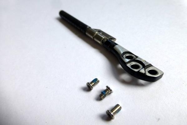 Preview: Hinge left MacBook Pro 17 inch A1297 Original sparepart second sight