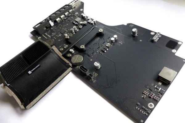 Preview: LogicBoard 820-00034-A iMac 21 Zoll A1418 2015 Mainboard i5 16 GHz Ersatzteil Detailbild eins