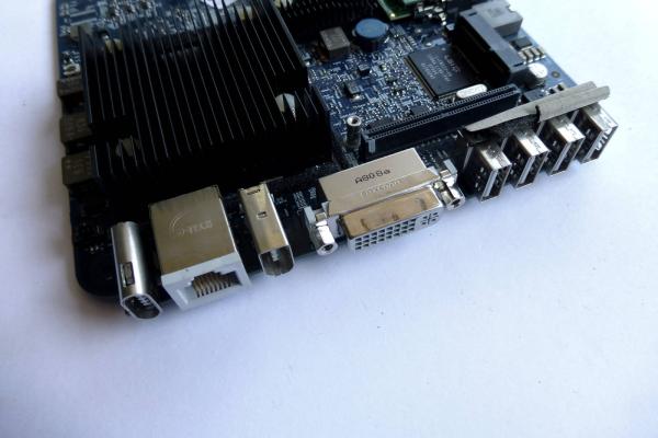 Preview: Logicboard 820-1900-A 661-4446 Mac mini A1176 Core2Duo 1.83 GHz Original Ersatzteil Detailbild eins