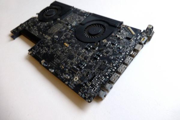 Preview: Logicboard 820-2849-A 661-5472 661-5526 MacBook Pro 17 Zoll A1297 2010 2.66 GHz i7 Ersatzteil Detailbild eins