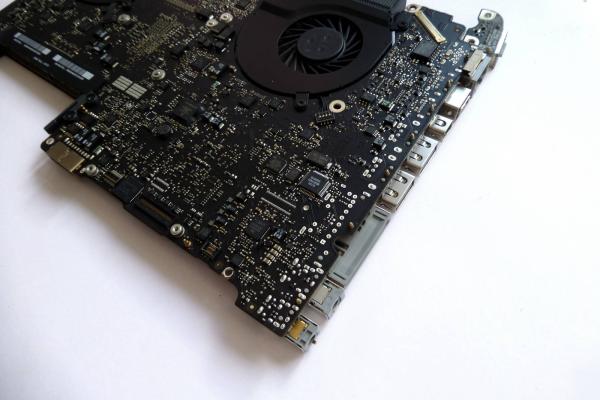 Preview: LogicBoard 820-2850-A 661-5566 661-5479 661-5480 Mainboard Core i7 266GHz 15 Zoll A1286 2010 Original Ersatzteil Detailbild eins