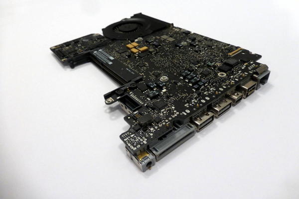 LogicBoard 820-2879-B Mainboard Core2Duo 2.4 GHz MacBook Pro 13 Zoll A1278 2010 Original Ersatzteil erstes Detail