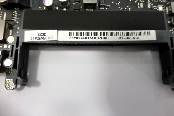 LogicBoard 820-2879-B Mainboard Core2Duo 2.4 GHz MacBook Pro 13 Zoll A1278 2010 Original Ersatzteil drittes Detail