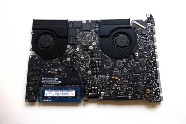 LogicBoard 820-2915-B 661-5850 661-5852 661-5853 661-6080 661-6081 661-6082 661-6160 661-6161 661-6162 Mainboard i7 2.2GHz 15 Zoll A1286 2011 Original Ersatzteil Hauptansicht