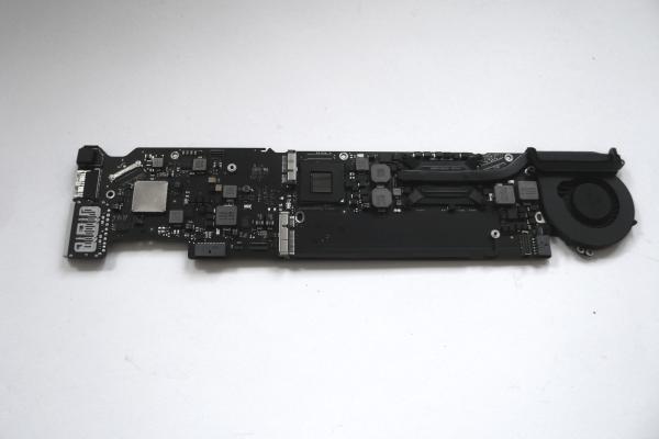 LogicBoard 820-3209-A MacBook Air 13 Zoll A1466 2012 Mainboard i7 2.0 GHz 8GB Ersatzteil Hauptansicht