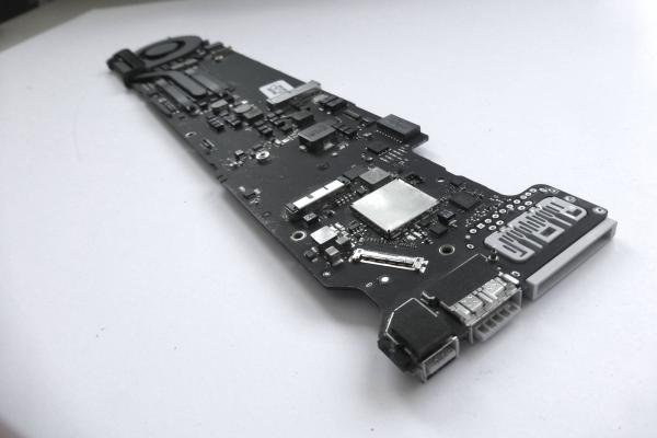 Preview: LogicBoard 820-3437-B i5 1.3 GHz 4GB MacBook Air 13 Zoll A1466 2013 2014 2015 2017 Ersatzteil Detailbild eins