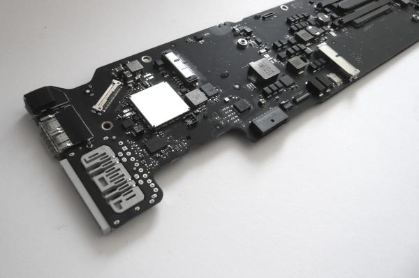 LogicBoard 820-3437-B i5 1.4 GHz 8GB MacBook Air 13 inch A1466 2013 2014 2015 2017 sparepart detail image one