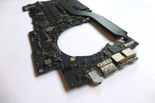 Preview: Logicboard 2.3GHz i7 16GB Dual Graphics 820-3787-A MacBook Pro 15 inch Retina A1398 late 2013 2014 sparepart detail image one