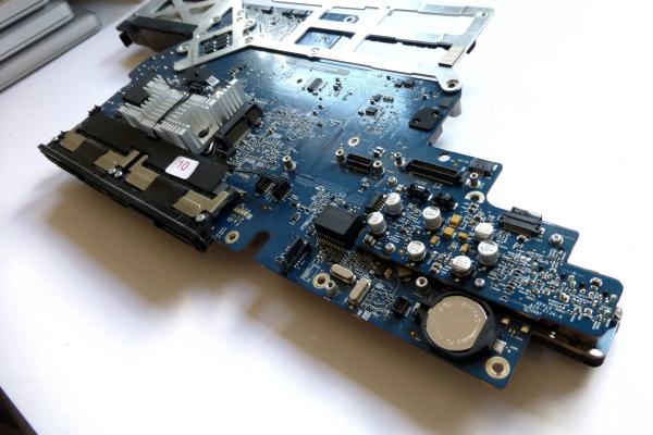 Preview: Mainboard Logicboard 820-2110-A iMac 24 Zoll A1225 Mid 2007 Core2Duo 2.4 GHz Ersatzteil erstes Detail