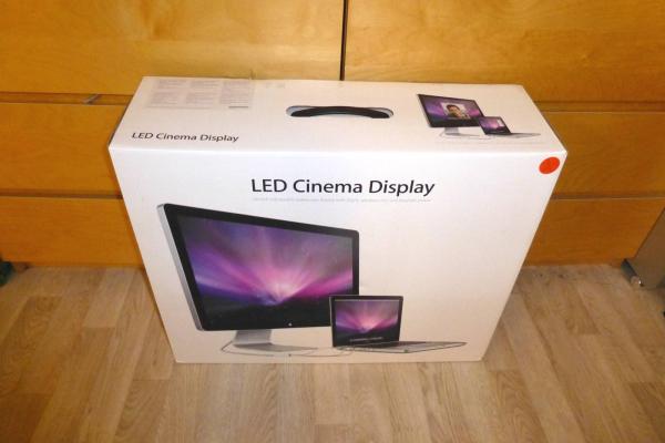 Preview: Orignalverpackung leer LED Cinema Display 24 Zoll A1267 Ersatzteil zweite Ansicht