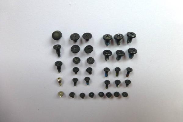 Inner screws MacBook 15 inch A1398 Retina sparepart detail image one