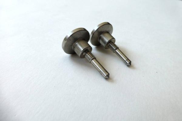 Stand Fuss Schrauben Cinema Display HD 30 Zoll A1083 Original Ersatzteil Detailbild eins