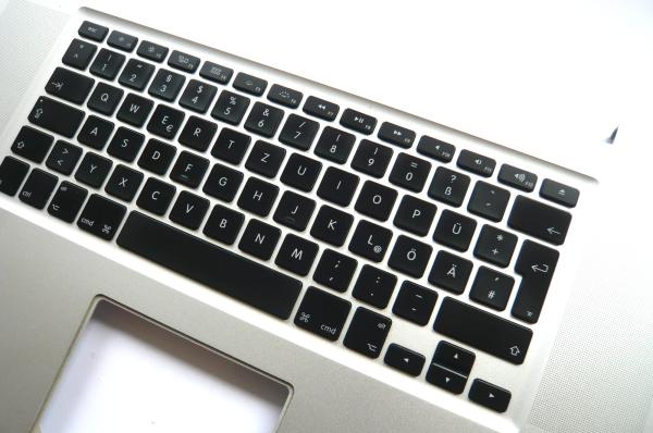 Preview: TopCase Keyboard e 069-6057-16 MacBook Pro 17 inch A1297 2010 2011 Original sparepart detail image one