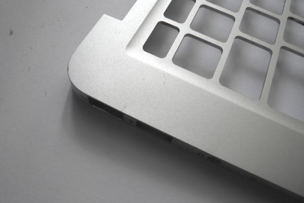 Preview: TopCase ohne Tastatur 069-8952-A Original MacBook Air 13 Zoll A1369 2010 Ersatzteil zweites Detail