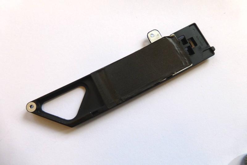 AirPort Bluetooth Bracket 806-1462 MacBook Pro 15 Zoll A1286 2011 2012 Ersatzteil zweite Ansicht