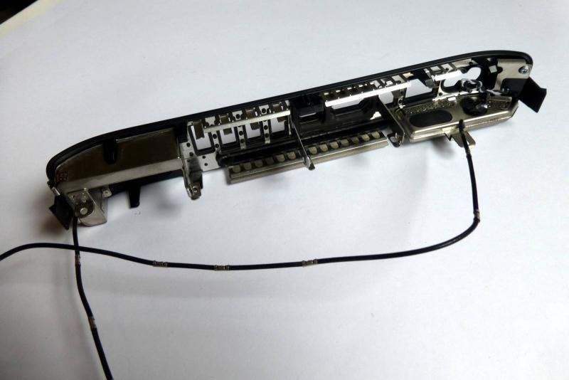 Anschlussblende 806-0834 806-2381-A mit Antennen und PowerButton Mac mini A1347 2011 2012 Original Ersatzteil Detailbild eins