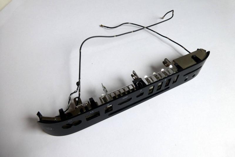 Anschlussblende 806-0834 806-2381-A mit Antennen und PowerButton Mac mini A1347 2011 2012 Original Ersatzteil zweite Ansicht