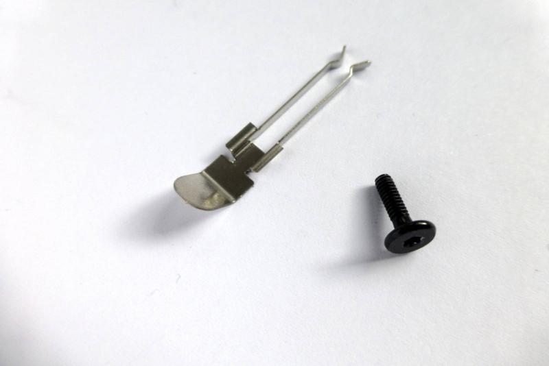 Clip und Schraube fuer Netzteil Mac mini A1347 Original Ersatzteil zweite Ansicht