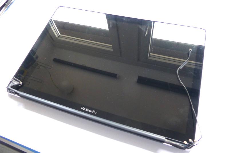 Display Assembly komplett MacBook Pro 15 Zoll A1286 Mid 2012 Original Ersatzteil Detailbild eins