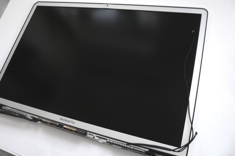 Display Komplett matt 661-5471 Original MacBook Pro 17 Zoll A1297 Early Mid 2009 Ersatzteil Detailbild eins