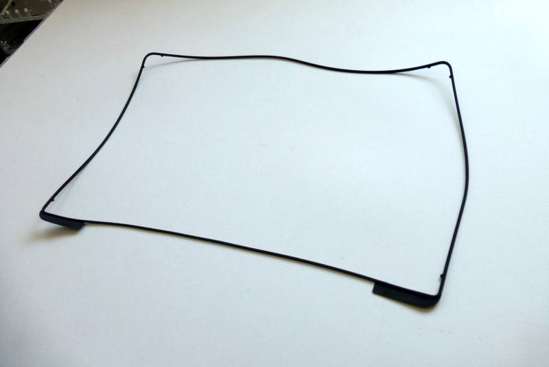 Gummi Umrandung MacBook Pro 15 Zoll A1286 2010 2011 2012 Ersatzteil Detailbild eins
