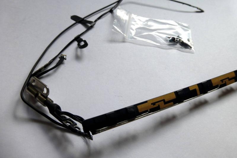 Scharnier Links WLan iSight Kabel MacBook Air 11 Zoll A1370 Original Ersatzteil zweite Ansicht