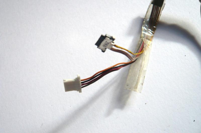 Inverter WebCam iSight Kabel MacBook Pro 17 Zoll A1151 Original Ersatzteil Detailbild eins