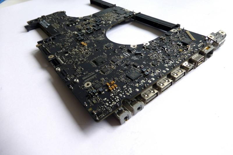 Logicboard 820-2914-A 661-5965 661-5973 661-6176 661-6177 MacBook Pro 17 inch A1297 early 2011 2.2 GHz i7 sparepart detail image one