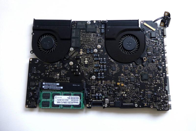 LogicBoard 820-2915-B 661-5850 661-5852 661-5853 661-6080 661-6081 661-6082 661-6160 661-6161 661-6162 Mainboard i7 2.2GHz 1GB VRAM 15 inch A1286 2011 Original sparepart main image