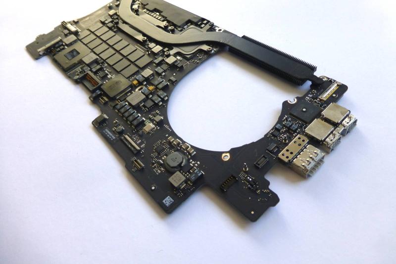 Logicboard 820-3332-A 2.6 GHz i7 8 GB MacBook Pro 15 inch Retina A1398 2012 early 2013 sparepart detail image one