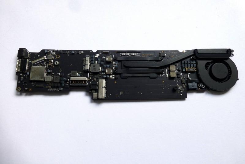 LogicBoard 820-3435-A MacBook Air 11 Zoll 2013 2014 2015 A1465 13 GHz i5 4 GB Mainboard Ersatzteil Hauptansicht