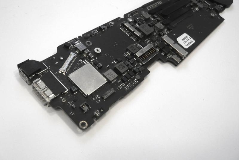 LogicBoard 820-3435-A MacBook Air 11 inch 2013 2014 2015 A1465 14 GHz i5 4 GB Mainboard sparepart detail image one