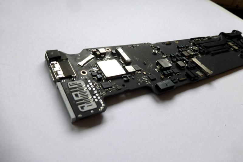 LogicBoard 820-3437-B i5 1.3 GHz 4GB MacBook Air 13 inch A1466 2013 2014 2015 2017 sparepart first detail