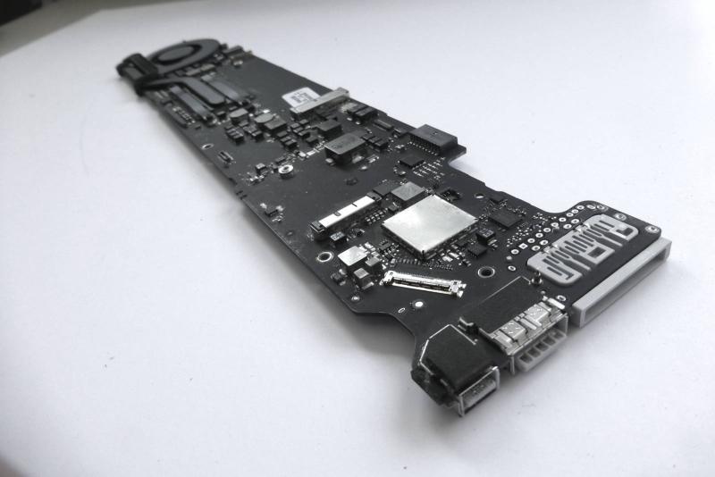 LogicBoard 820-3437-B i7 1.7 GHz 8GB MacBook Air 13 inch A1466 2013 2014 2015 2017 sparepart detail image one