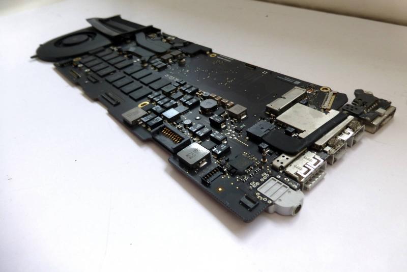 Logicboard 820-3476-A 2.4 GHz i5 8 GB MacBook Pro 13 Zoll A1502 Late 2013 Mid 2014 Ersatzteil erstes Detail