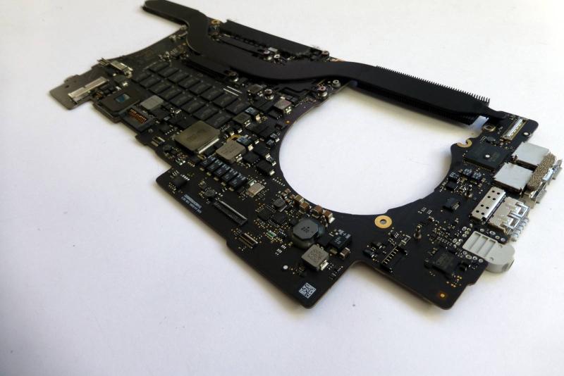 Logicboard 2.5GHz i7 16GB Dual Grafik 820-3787-A MacBook Pro 15 Zoll Retina A1398 late 2013 2014 Ersatzteil Detailbild eins
