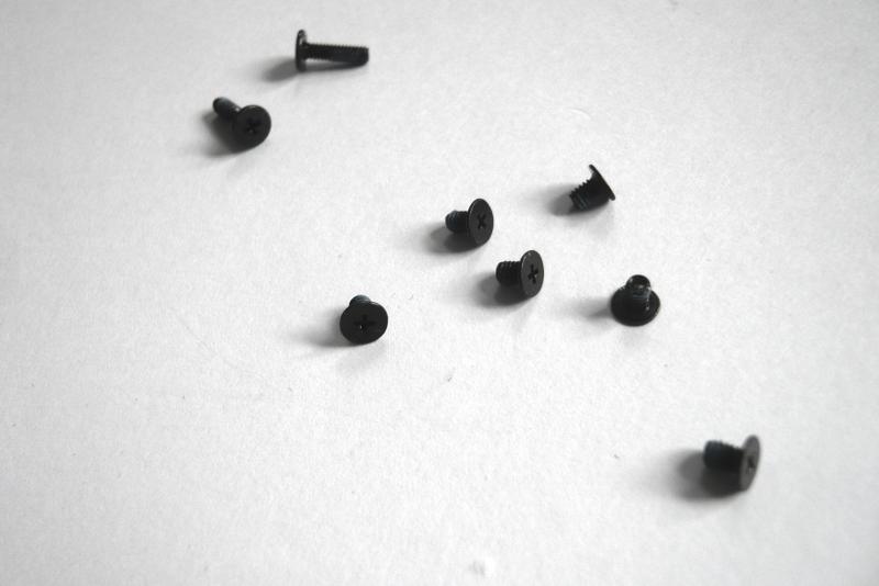 MacBook Pro 17 inch A1297 2009 Logicboard and MagSafe Screws sparepart second sight