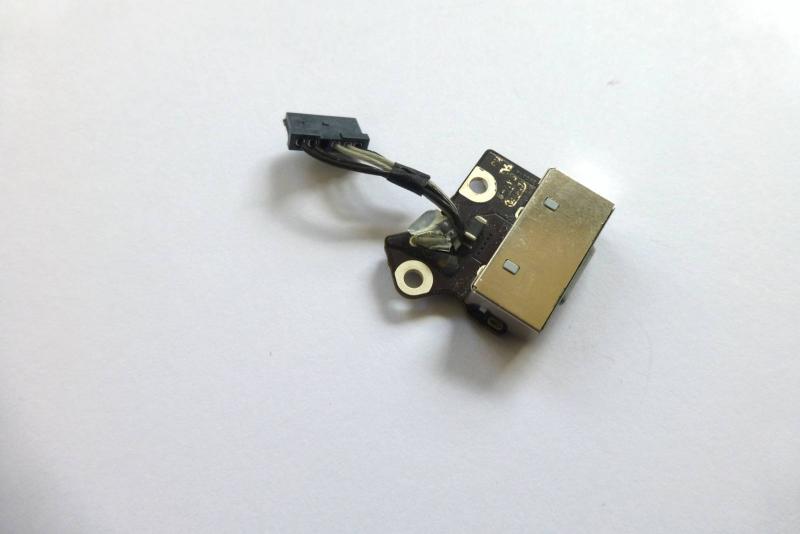 MagSafe DC-In Board 820-3609-A 923-0667 MacBook 15 Zoll A1398 Retina late 2015 Ersatzteil zweite Ansicht