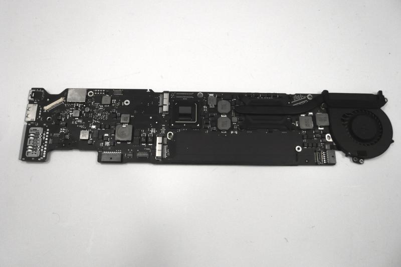 Mainboard 820-3023-A LogicBoard i7 1.8 GHz 4GB MacBook Air 13 Zoll A1369 2011 Ersatzteil Detailbild eins
