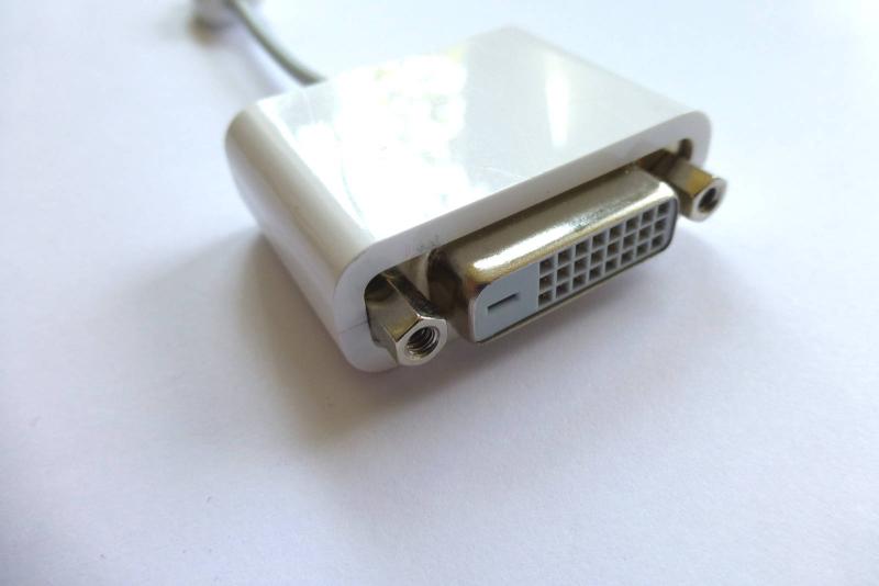 Micro-DVI zu DVI Adapter MB204G-A Apple MacBook Air A1237 Ersatzteil Detailbild eins
