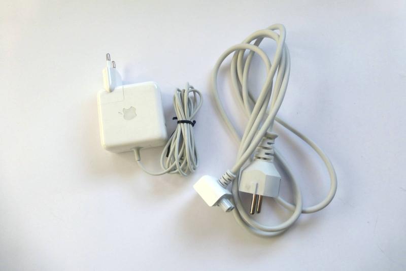 Netzteil A1374 Original Apple 45 Watt AC Adapter MacBook Air Ersatzteil Hauptansicht
