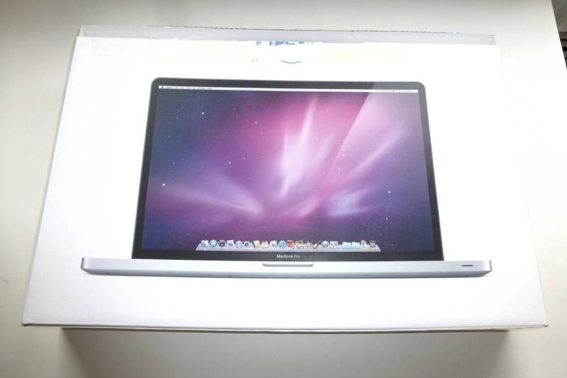 Originalverpackung Apple MacBook Pro 17 Zoll A1297 Ersatzteil zweite Ansicht