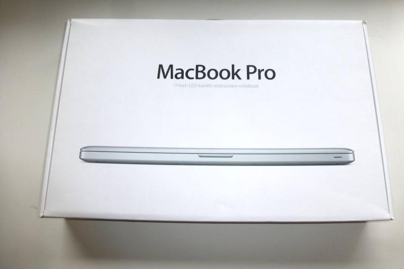 Originalverpackung Apple MacBook Pro 17 Zoll A1297 Ersatzteil Hauptansicht