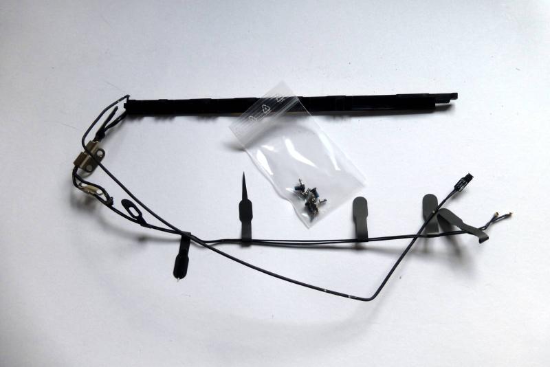 Scharnier Links WLan iSight Kabel MacBook Air 11 Zoll A1370 Original Ersatzteil Detailbild eins