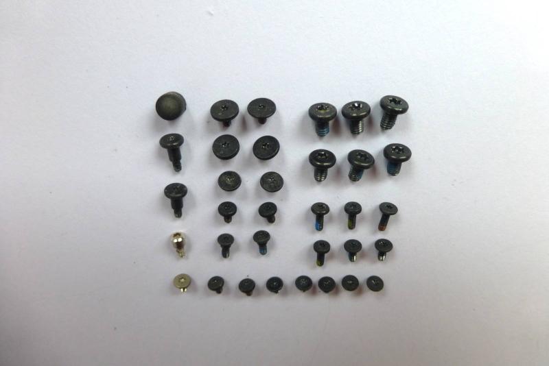 Inner screws MacBook 15 inch A1398 Retina sparepart detail image one