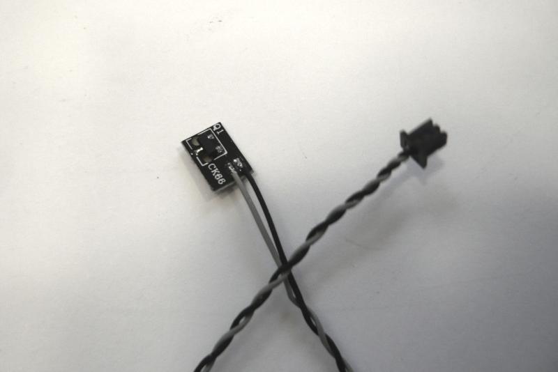 Skin Temp Sensor Kabel 593-1224 922-9809 iMac 21 Zoll A1311 2011 Original Ersatzteil Detailbild eins