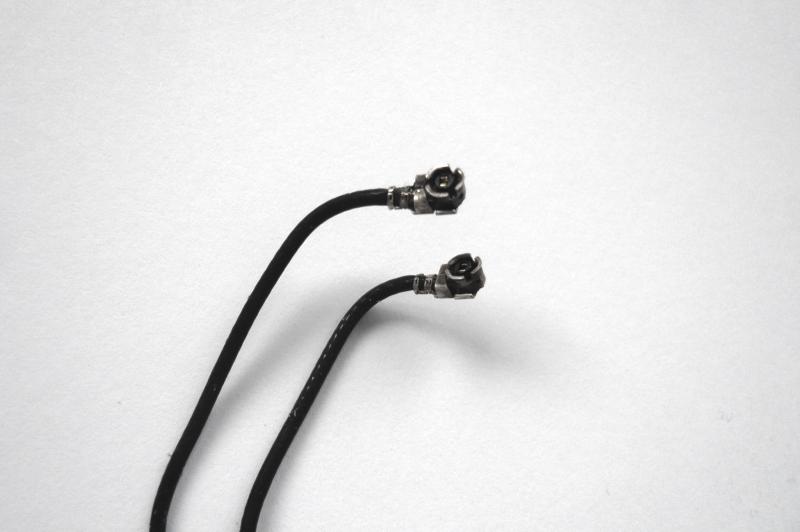 WLan Antenne 631-1223-B MacBook Pro 15 Zoll A1286 Mid 2010 Original Ersatzteil Detailbild eins